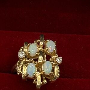 Beautiful Solid 14k Yellow Gold Setting w Opals & Diamonds